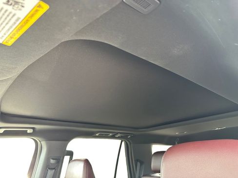 Used 2024 Ford Expedition Limited image 12