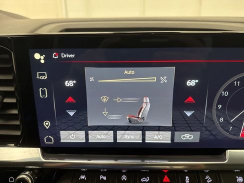 Used 2024 GMC Sierra 1500 SLT w/ SLT Premium Plus Package AWD/4WD image 21