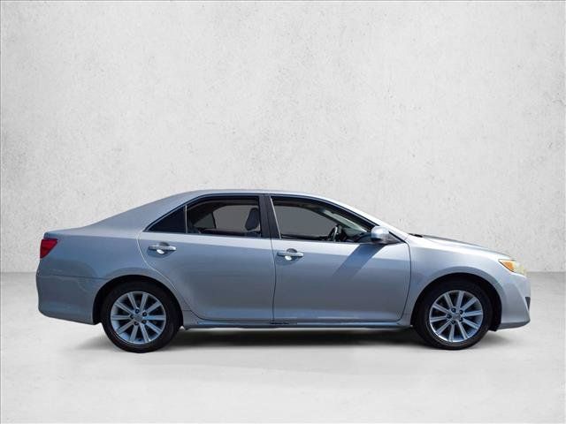 Used 2012 Toyota Camry XLE w/ Convenience Pkg FWD image 4