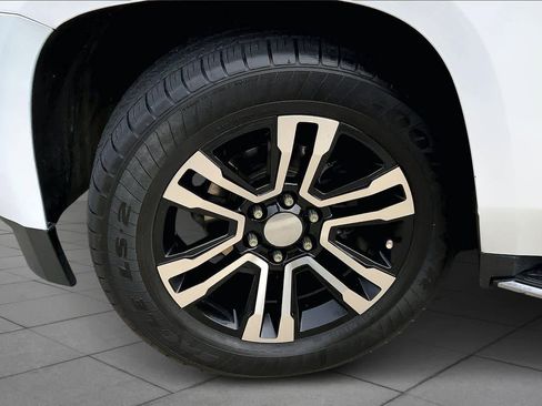 Used 2020 Chevrolet Suburban Premier image 10