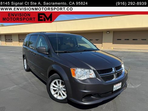 Used 2016 Dodge Grand Caravan SXT w/ UConnect Hands-Free Group FWD image 1
