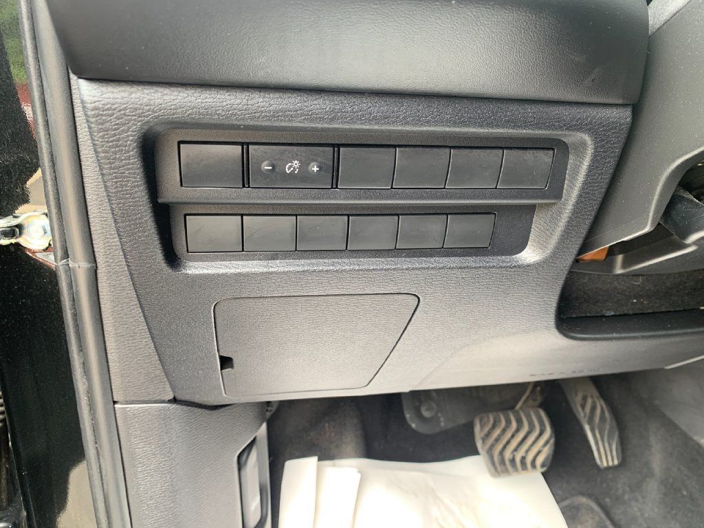Used 2024 Mitsubishi Outlander ES AWD/4WD image 31