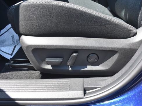 Used 2025 Nissan Rogue SV FWD image 12