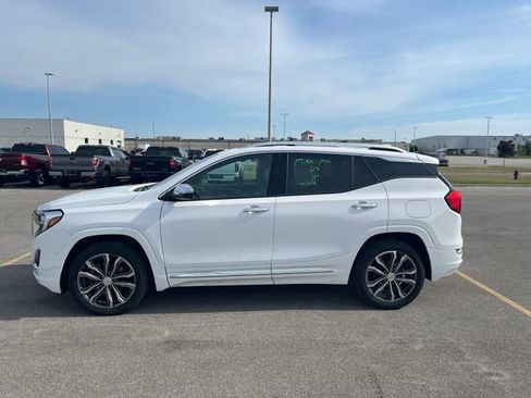 Used 2018 GMC Terrain Denali w/ Advanced Safety Package AWD/4WD image 9