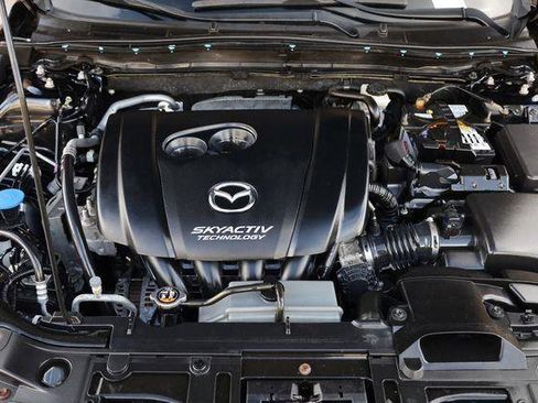 Used 2017 MAZDA MAZDA3 Sport w/ Preferred Equipment Package FWD image 10