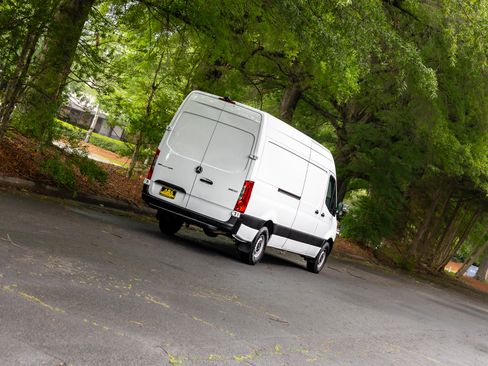 Used 2022 Mercedes-Benz Sprinter 2500 image 48