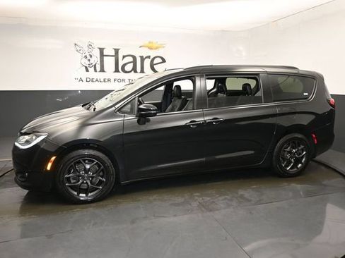 Used 2019 Chrysler Pacifica Limited w/ S Appearance Package FWD image 29