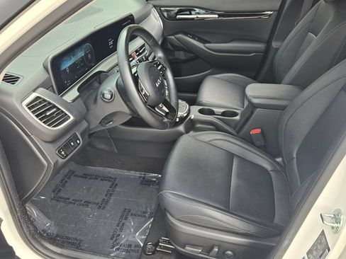 Used 2025 Kia Seltos EX w/ EX Sunroof Package FWD image 9