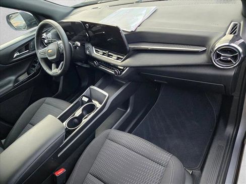 Used 2025 Chevrolet Equinox LT image 23