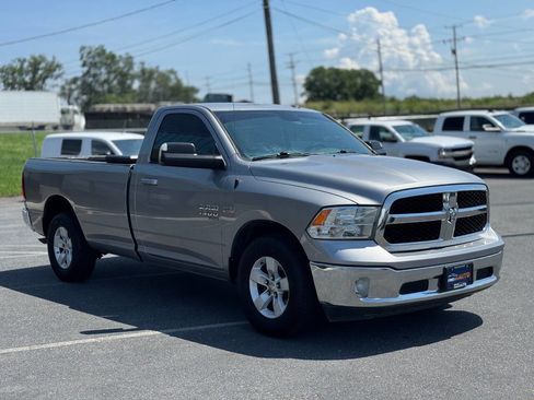 Used 2019 RAM 1500 Classic SLT image 3