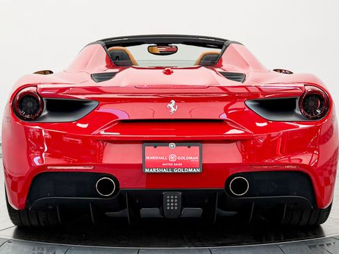 Used 2018 Ferrari 488 Spider RWD image 8