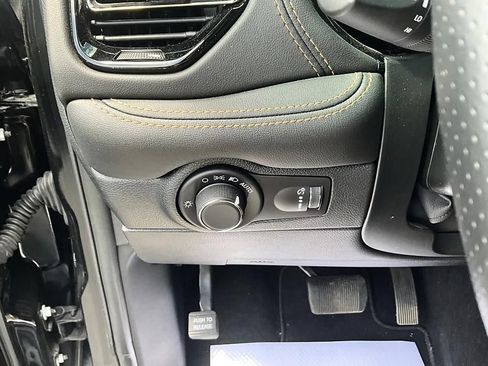 Used 2025 Dodge Durango R/T AWD/4WD image 16