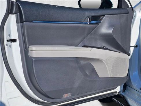 Used 2021 Toyota Camry XSE w/ Navigation Package image 10