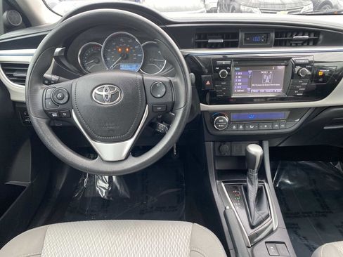 Used 2015 Toyota Corolla LE image 10