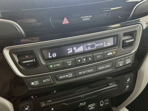 Used 2019 Honda Pilot Elite image 23
