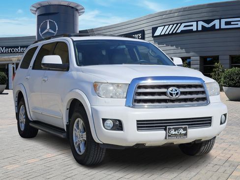 Used 2011 Toyota Sequoia SR5 image 2