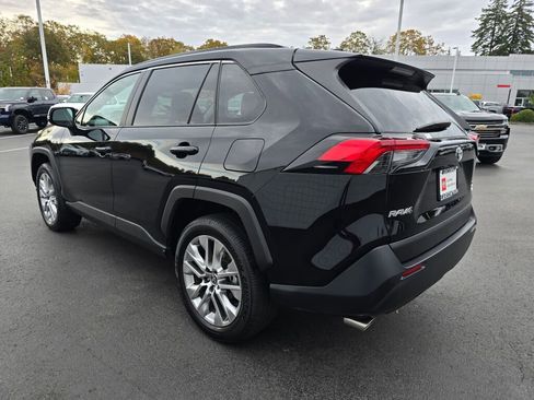 Certified 2025 Toyota RAV4 XLE Premium image 5