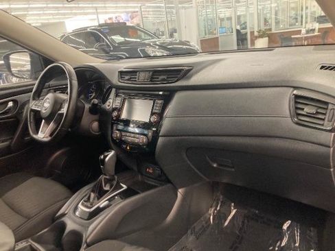 Used 2020 Nissan Rogue SV AWD/4WD image 14