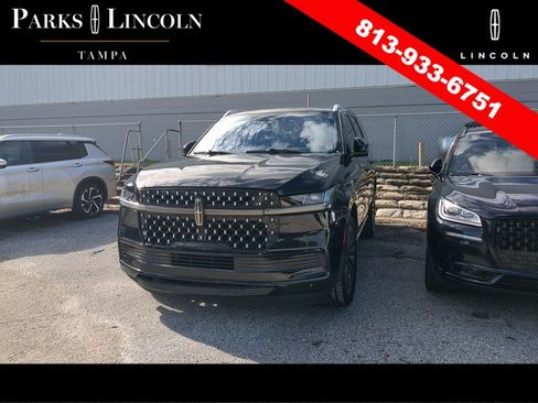 Used 2025 Lincoln Navigator Black Label AWD/4WD image 8