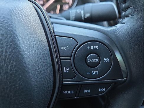 Used 2024 Toyota Camry SE image 18