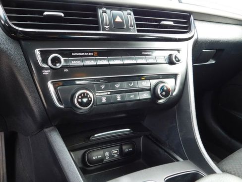 Used 2018 Kia Optima LX image 16