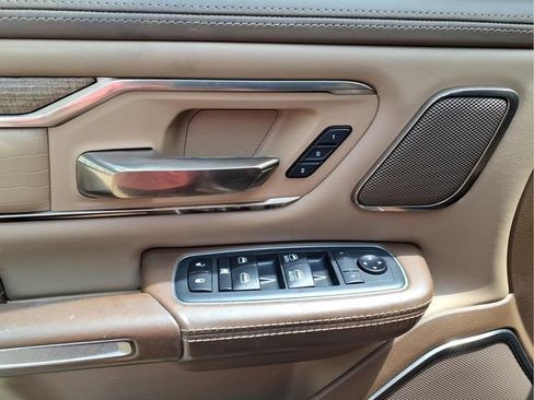 Used 2019 RAM 1500 Limited AWD/4WD image 11