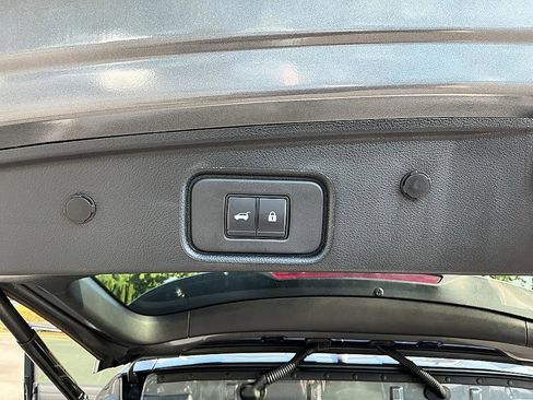 Certified 2025 Nissan Pathfinder Platinum w/ Cargo Package FWD image 30