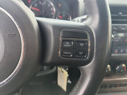 Used 2012 Jeep Liberty Sport image 13