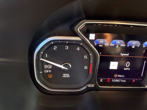 Used 2021 GMC Yukon XL AT4 w/ AT4 Premium Plus Package AWD/4WD image 19