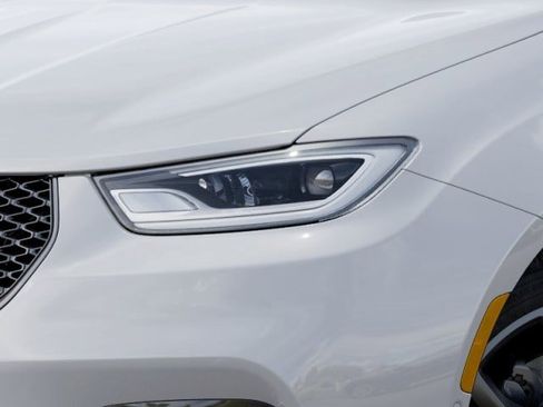 New 2026 Chrysler Pacifica Select image 10