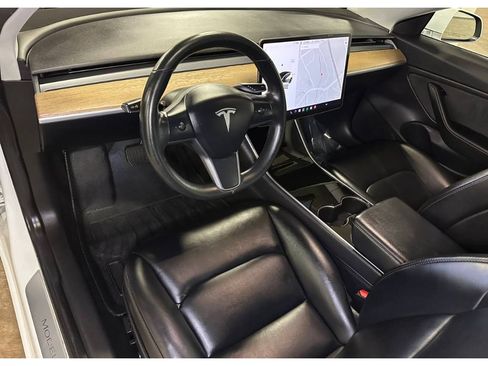 Used 2018 Tesla Model 3 Long Range RWD image 17
