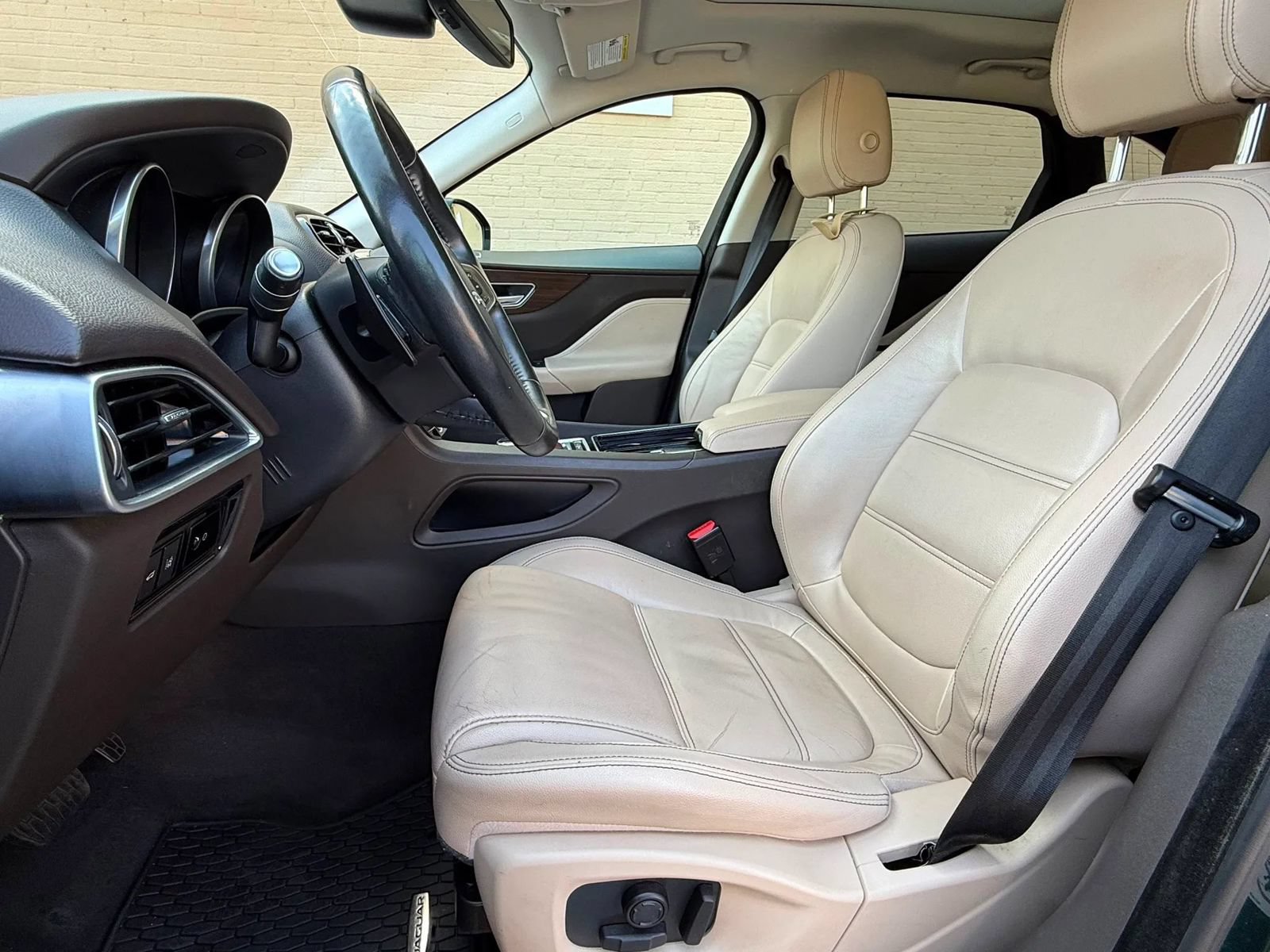 Used 2018 Jaguar F-PACE Prestige AWD/4WD image 9