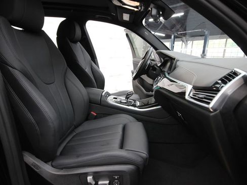 Used 2021 BMW X5 xDrive40i AWD/4WD image 33