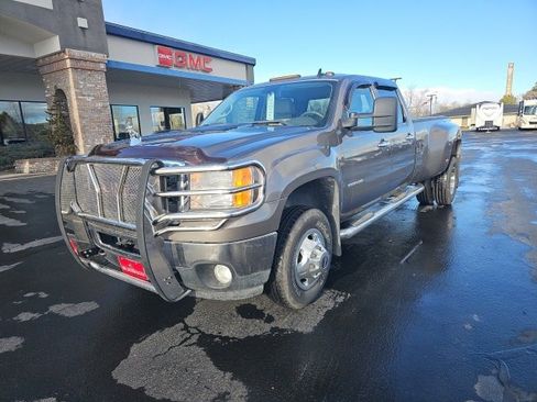 Used 2011 GMC Sierra 3500 SLT w/ SLT Convenience Package image 2