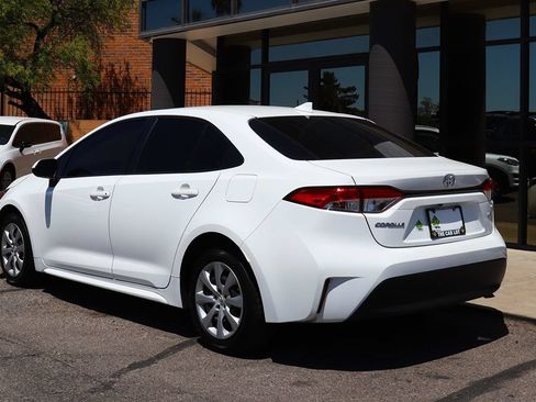 Used 2023 Toyota Corolla LE w/ Carpet Mat Package (TMS) FWD image 9