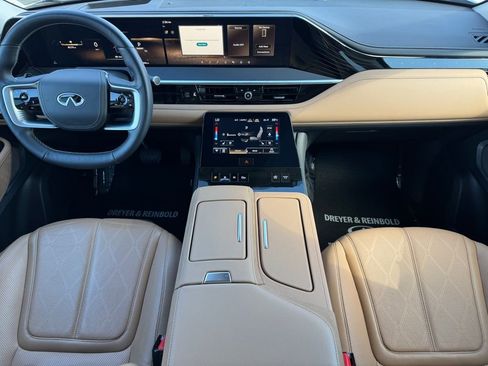 Used 2025 INFINITI QX80 Sensory image 17