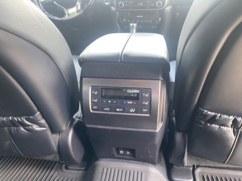 Used 2022 Lexus GX 460 Luxury w/ Sport Design Package AWD/4WD image 14