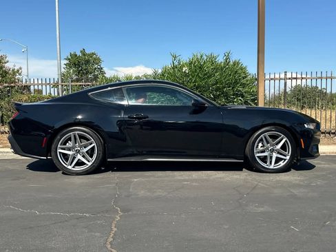 Used 2024 Ford Mustang Coupe RWD image 8
