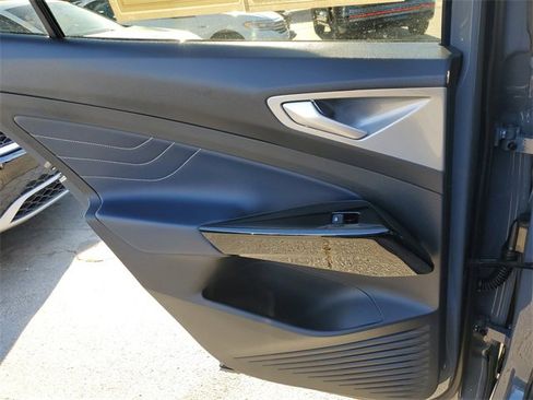 Certified 2025 Volkswagen ID.4 Pro S image 13