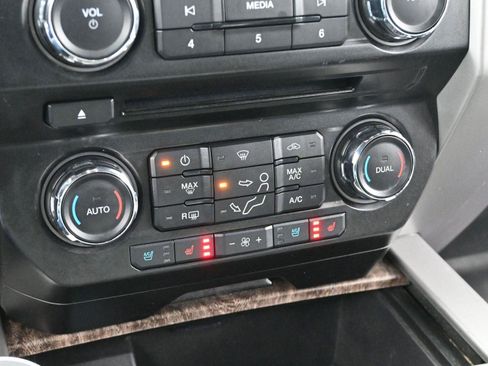 Used 2018 Ford F250 Lariat w/ Lariat Value Package image 23