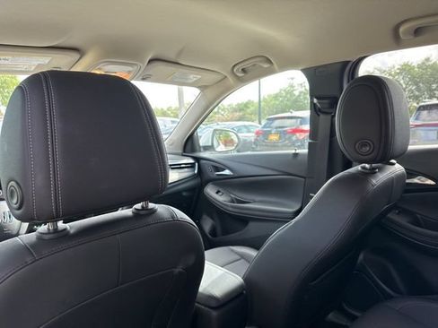 Used 2025 Buick Encore GX Preferred FWD image 19