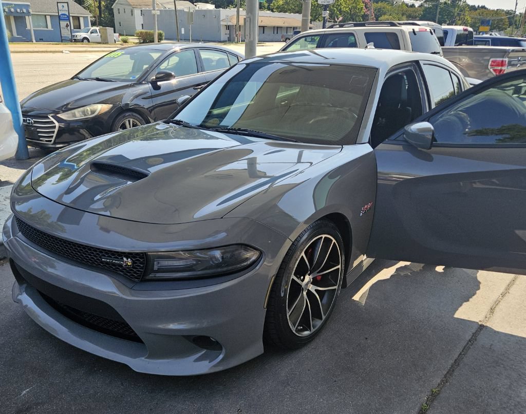Used 2017 Dodge Charger R/T Scat Pack w/ Technology Group RWD image 4