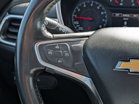 Used 2018 Chevrolet Equinox LT image 23