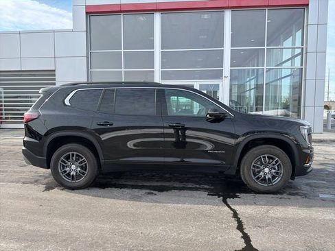 Used 2025 GMC Acadia Elevation image 8