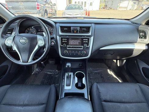 Used 2016 Nissan Altima 2.5 SR image 3