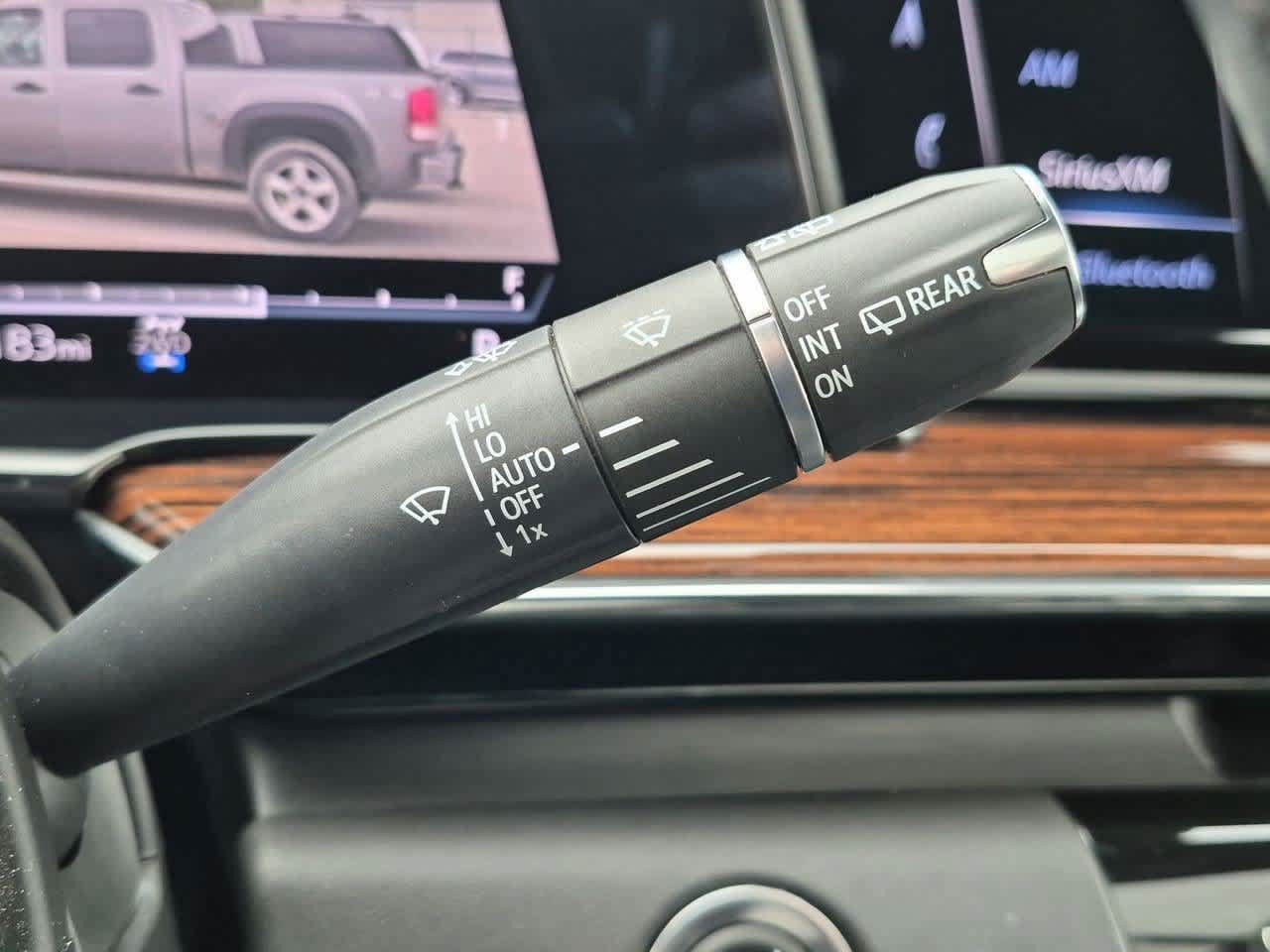 Used 2023 Cadillac Escalade Premium Luxury AWD/4WD image 29