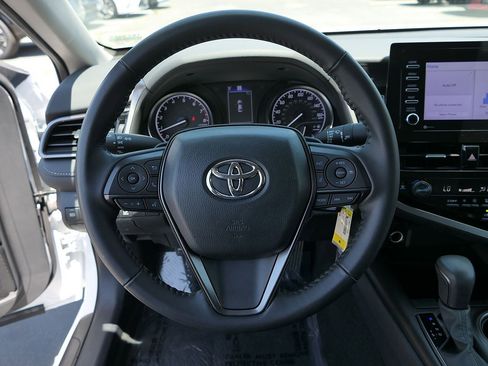 Used 2024 Toyota Camry SE FWD image 18