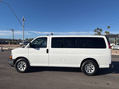 Used 2009 Chevrolet Express 1500 Passenger w/ LT Preferred Equipment Group image 4