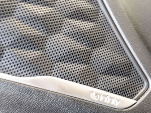 Used 2019 Hyundai Santa Fe Limited FWD image 18