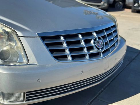 Used 2011 Cadillac DTS Luxury image 47